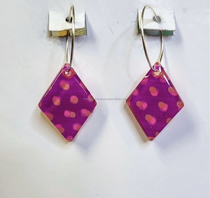 Boucles d'oreilles en bois et résine de qualité supérieure cadeaux pour femmes anciens avec des bijoux spéciaux faits à la main - Product Image 4