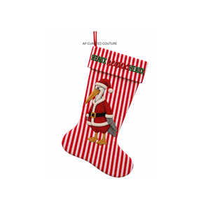 Chaussette de Noël personnalisée en perles, motif Grinchmas rayé rouge et blanc, décoration festive pour sapin de Noël, faite à la main - Product Image 3
