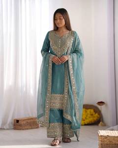 Conjunto de seda Fandy con bordado de diseñador, lentejuelas y ribete de encaje, top con pantalón y dupatta, completamente cosido y listo para usar. - Product Image 1