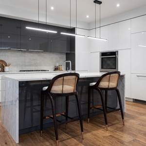 <span class=keywords><strong>Tabouret</strong></span> de bar moderne avec dossier en rotin, chaise de comptoir de luxe en bois massif de frêne avec coussin en tissu et repose-pieds doré pour îlot de cuisine - Product Image 3