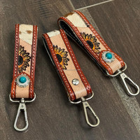 Porte-clés mousqueton en cuir repoussé à la main avec motif tournesol en peau de vache et pierre turquoise Porte-clés en cuir véritable Petits porte-clés