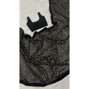 ผ้าส่าหรีดีไซน์เนอร์ประดับด้วยงานปักแบบฮอตฟิกซ์ สำหรับงานปาร์ตี้ ทำจากวัสดุโพลีเอสเตอร์ - Product Image 4