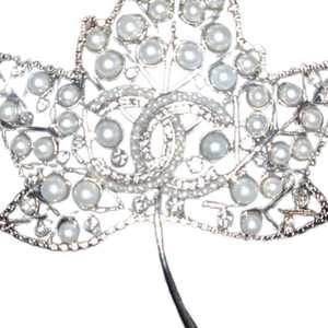 Broche de luxe en feuille d'argent avec perles et strass, élégante, pour revers, bijou de mode formel - Product Image 4