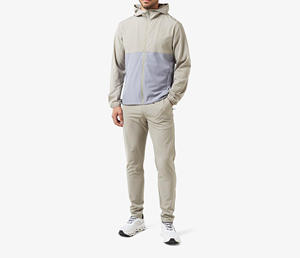Conjunto Deportivo de 2 Piezas para Hombre, Chaqueta con Cuello Alto y Pantalones Largos en Bloques de Color Rojo y Negro, Atuendo Informal - Product Image 4