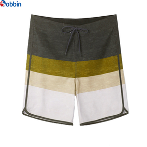 ชุดว่ายน้ำฟิตเนสผู้ชายแบบสั่งทำ คุณภาพสูง ขายดีที่สุด โลโก้ด้านหน้า ยืดได้ 4 ทิศทาง ระบายอากาศ แห้งเร็ว เอวยางยืด - Product Image 5