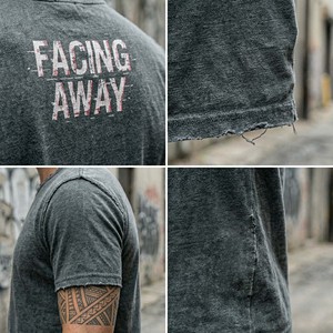 ผู้ผลิตเสื้อยืดโอเวอร์ไซส์ลายกราฟิกสไตล์สตรีทแวร์สำหรับผู้ชาย แบบขายส่ง ผลิตตามสั่ง ทำจากโพลีเอสเตอร์ ดีไซน์ดิสเทรส ทีคแวร์ ลวดลายกริชอาร์ต - Product Image 4