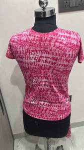Vente en gros de vêtements pour femmes, ensemble deux pièces de haute qualité, couleur rose, imprimé rayé, col rond, manches courtes, t-shirt et short, décontracté, été - Product Image 3