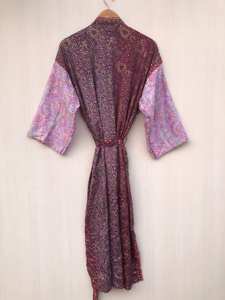 ชุดคลุมชายหาดสไตล์วินเทจอินเดีย ผ้าไหมซารีแท้ 100% ชุดกิโมโน ชุดเดรสโบโฮหลากสีสัน ชุดชายหาดสำหรับใส่ในรีสอร์ท ราคาขายส่ง - Product Image 3