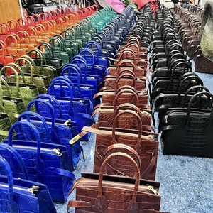 Sac à main en cuir Croco véritable de haute qualité pour femmes Design de sac Vintage avec fermeture à glissière à la mode taille 24cm * 17cm * 14cm - Product Image 6