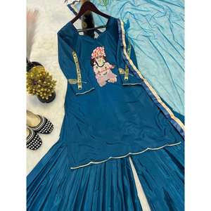 Ensemble de costume de fête magnifique pour femmes avec bordures fantaisie à faible entretien - Product Image 4