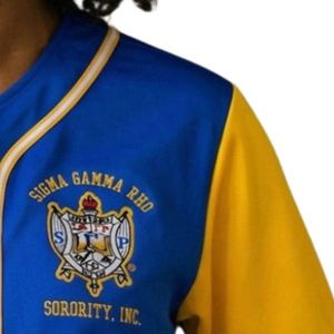 เสื้อเบสบอลแบบมีกระดุมด้านหน้าสำหรับผู้หญิง Sigma Gamma Rho ผ้าฝ้าย 100% ระบายอากาศได้ดี เหมาะสำหรับฤดูร้อน ชุดยูนิฟอร์มทีมกีฬา - Product Image 5