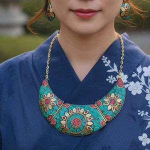 Collar de cadena de eslabones hecho a mano Rawat Handicrafts, chapado en bronce antiguo, con mosaico geométrico, modelo NK-1662 - Product Image 1