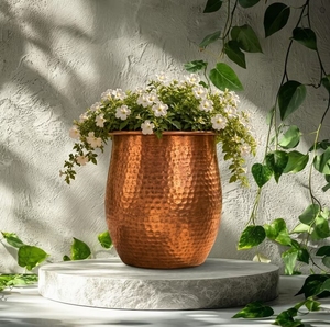 Maceta Moderna de Metal con Diseño de Cobre Martillado, Macetero Interior Minimalista con Acabado Tallado a Mano, Duradero para Decoración del Hogar, MORADABAD ART - Product Image 6
