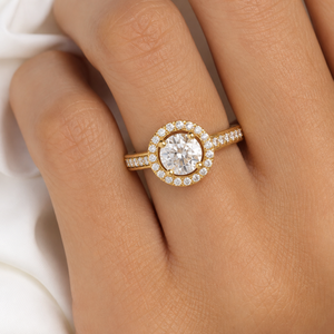 Anillo de Compromiso con Halo de Diamantes Cultivados en Laboratorio de 1.25 CTS, Estilo Clásico Solitario, Anillo de Novia con Pavé, Regalo de Aniversario en Oro, Joyería Personalizada - Product Image 3