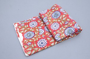 Tissu 100% coton doux et pur à imprimé floral pour vêtements - Robe indienne pour robes, rideaux, vêtements de nuit, jouets - Léger - Product Image 4