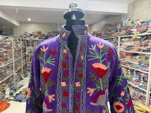 Chaqueta de terciopelo floral bordada a mano para mujer, cuello mandarín, manga larga, estilo étnico de otoño, regalo para ella - Product Image 4