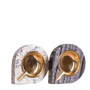 Cendrier naturel et en marbre Plateau artisanal fait à la main avec finition polie Personnalisable pour la vente en gros de cadeaux et la décoration - Product Image 2