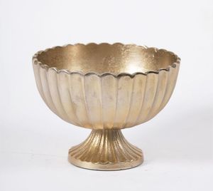 Antique Brass Flower Pot with Circular <b>Shell</b> Pattern Classic Design for Indoor Plants Durable Decorative Planter - Product Image 3