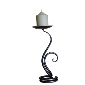 เชิงเทียนโลหะสีดำพร้อมฐานสี่เหลี่ยมสำหรับตกแต่งบ้าน ดีไซน์เหล็กทนทาน - Product Image 4
