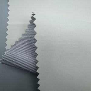 <span class=keywords><strong>Tissu</strong></span> polyester « Stormer » (180 GSM) en stock, un matériau composite structuré 3-en-1 adapté à l'utilisation dans les vêtements de montagne - Product Image 4