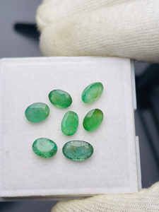 Esmeraldas naturales de Zambia, corte ovalado, lote de 7 piezas, 8.46 quilates, buena calidad con brillo, color verde intenso, disponibles a precio económico. - Product Image 6