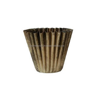 Vases à fleurs décoratifs d'intérieur et d'extérieur en laiton pour hôtel, pots de jardinières/vase à fleurs en laiton antique en acier pour la décoration de table à la maison - Product Image 4