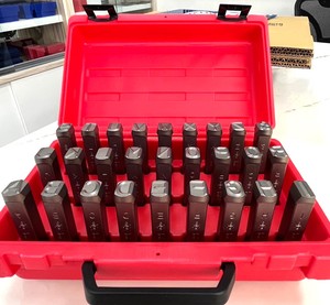 Sello de letras de metal Juego de punzones alfabéticos de acero de grado industrial de 16mm Compatible con OEM y ODM - Product Image 4