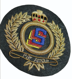 Parches Bordados de Lujo Hechos a Medida, Insignias Hechas a Mano con Logotipo Personalizado, Apliques de Primera Calidad, Ecológicos - Product Image 2