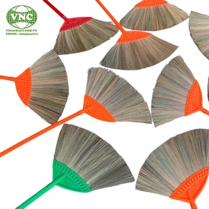 Balai en paille vietnamien haut de gamme, authentique, fait main, avec tête en herbe naturelle - Product Image 1