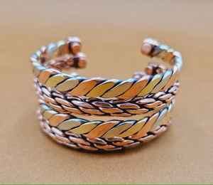 Superbe bracelet jonc magnétique religieux en cuivre massif, nouveau design, triple nœud torsadé, bijou tendance, cadeau idéal - Product Image 6