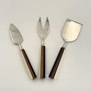 Juego de Cuchillos para Queso de Metal Plateado de la Mejor Calidad con Mango de Resina, Juego de Espátulas para Queso para Cocina y Mesa de Comedor - Product Image 2