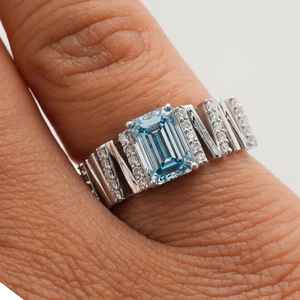 Anillo de Moissanita Azul Intenso con Corte Esmeralda y Diseño Zig Zag para Mujer, Plata 925 Original, Regalo de Aniversario para Amigas - Product Image 4