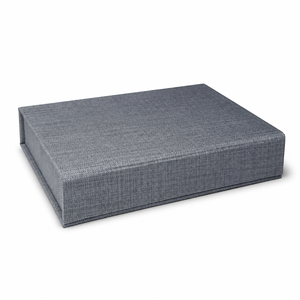 Caja de Fotos de Lino Rígido Ecológico de Alta Calidad, Color Gris Oscuro, con Cierre Magnético y Cinta, Logotipo Personalizado con Estampado en Relieve, Almacenamiento para Fotos de 4x6 - Product Image 3