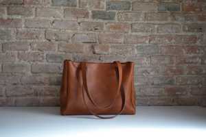 Bolso de Mano de Cuero para Mujer, Muy Atractivo, Impermeable, Clásico, Duradero, Moderno, Cómodo, Disponible en Todos los Tamaños - Product Image 5