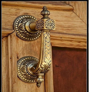 Gran timbre antiguo para puerta con tirador vertical a juego para puerta de madera maciza, disponible a precios de mayorista. - Product Image 2