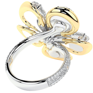 Anillo Floral con Cinco Diamantes Grandes en Forma de Pera y Diamante Rosa en el Centro, Rodeado por un Halo de Pavé en Oro de Dos Tonos - Product Image 3