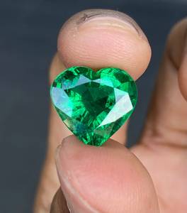 Esmeralda verde de Zambia, corte corazón, con ligera presencia de aceite, piedra preciosa natural suelta, piedra de nacimiento auténtica para la elaboración de joyas. - Product Image 4