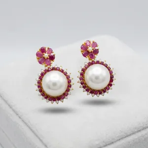 Luxuriöse Rubin-Perlen-Cluster-Ohrringe für Damen Eleganter Modeschmuck für Hochzeiten und Gala-Veranstaltungen - Product Image 1