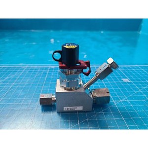 วาล์วไดอะแฟรมแบบแมนนวล FUJIKIN 316L-P 086822 ใช้แล้ว สภาพเดิม อะไหล่อุปกรณ์เซมิคอนดักเตอร์ยี่ห้อ Legacy - Product Image 4