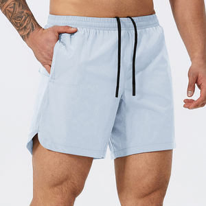 กางเกงขาสั้นออกกำลังกาย 2 in 1 แบบมีรอยผ่าด้านข้างสำหรับผู้ชาย กางเกงวิ่งแห้งเร็วสำหรับออกกำลังกายในยิม - Product Image 5