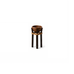 Quemador de Incienso Rústico de Madera con Cuatro Patas y Detalle de Cordón Trenzado, Eleva tus Rituales en Casa con Encanto y Decoración Orgánica - Product Image 2