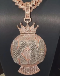 Colgante Medallón Hip Hop de Cadena Cubana Bicolor, Chapado en Plata 925, con Incrustaciones de Circonitas, Personalizable con Nombre y Letra, con Colgante de Corona Personalizado, Para Regalo - Product Image 1