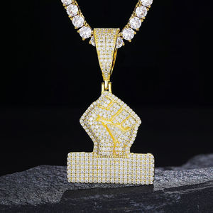 Pendentif poing plaqué or 18 carats avec incrustation de strass, style hip-hop, bijoux de mode unisexe, cadeau - Product Image 1