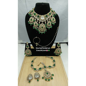 ชุดเครื่องประดับเจ้าสาวแบบอินเดียประดับมุกและทองเหลืองชุบทองคำขาว ดีไซน์หรูหรา งานฝีมือคุณภาพสูง สำหรับงานหมั้น งานแต่งงาน และงานเลี้ยง คอลเลคชั่น NGGC - Product Image 1