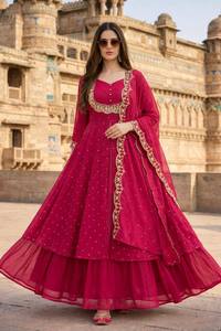 Conjunto Anarkali de Rayón Rosa para Mujer de la Mejor Calidad con Dupatta Bordada, Traje Étnico Tradicional Indio Largo Hasta el Suelo - Product Image 5