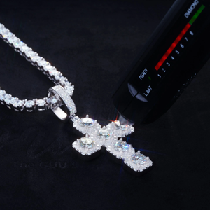 Collar con Cruz de Moissanita Plateada, Tono Blanco, 59 x 30 mm, Modelo PEN 006, Colgante de Cruz Estilo Hip Hop con Incrustaciones de Diamantes - Product Image 3