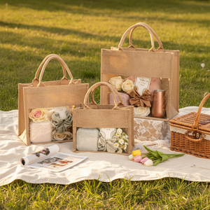 Sac cadeau en toile de jute durable pour Noël et l'emballage festif - Product Image 6