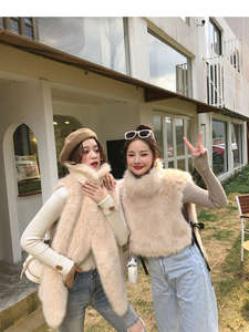 Poncho court d'hiver en fausse fourrure de vison Nesta Sports pour femme, col rond, coupe ample, sans manches, motif écossais, et gilet en fausse fourrure - Product Image 3