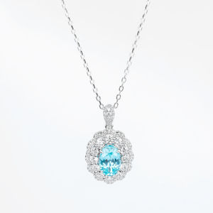 Parure de bijoux ovale bleu ciel éclatant avec halo de zircons cubiques, boucles d'oreilles et collier pendentif plaqué argent – Cadeau - Product Image 1