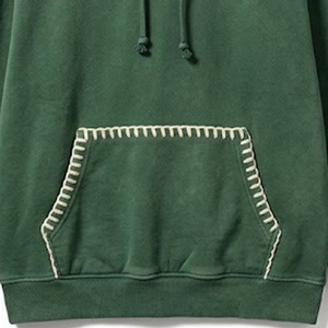 Sudadera con Capucha de Invierno Gruesa 100% Poliéster con Diseño Multitono, Bordado, Estampado Digital y Costuras en Contraste - Product Image 5